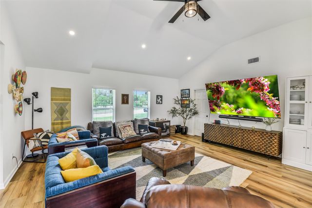 2550 Roy Circle, Houston, TX 77007