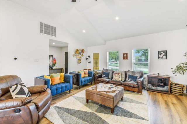 2550 Roy Circle, Houston, TX 77007