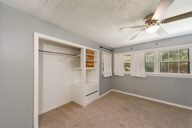 1002 Lowrie Street, Bowie, TX 76230