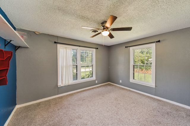 1002 Lowrie Street, Bowie, TX 76230