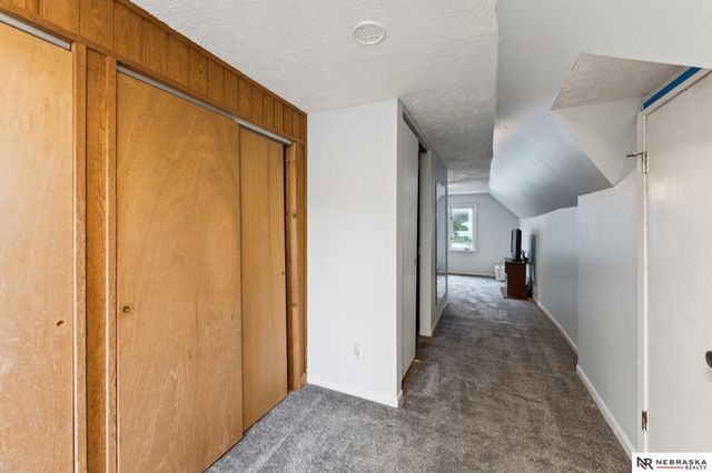 2134 S 35th Street, Omaha, NE 68105