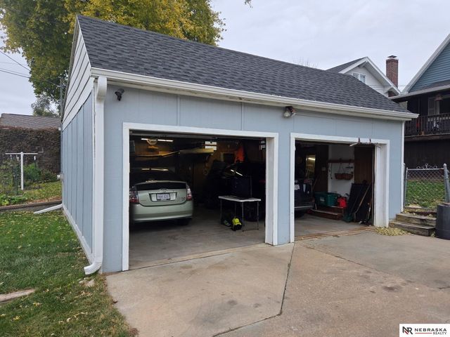 2134 S 35th Street, Omaha, NE 68105