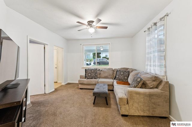 2134 S 35th Street, Omaha, NE 68105