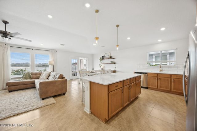 887 PANTHER LAKE Parkway, Jacksonville, FL 32221