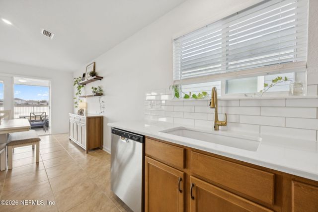 887 PANTHER LAKE Parkway, Jacksonville, FL 32221