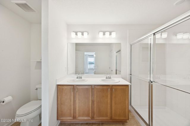 887 PANTHER LAKE Parkway, Jacksonville, FL 32221