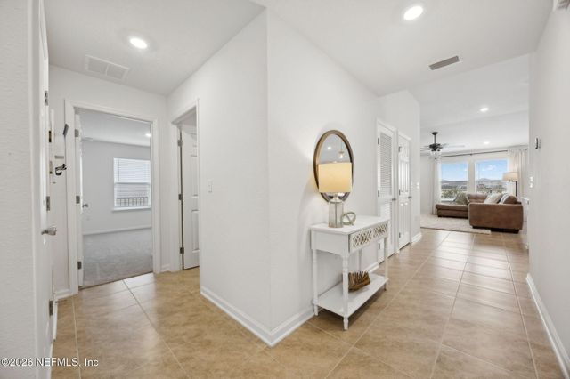 887 PANTHER LAKE Parkway, Jacksonville, FL 32221