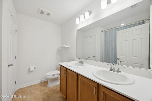 887 PANTHER LAKE Parkway, Jacksonville, FL 32221