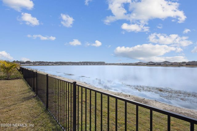 887 PANTHER LAKE Parkway, Jacksonville, FL 32221