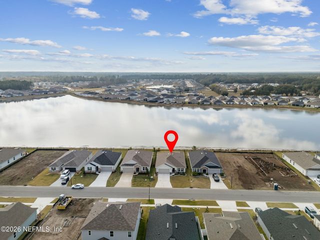 887 PANTHER LAKE Parkway, Jacksonville, FL 32221