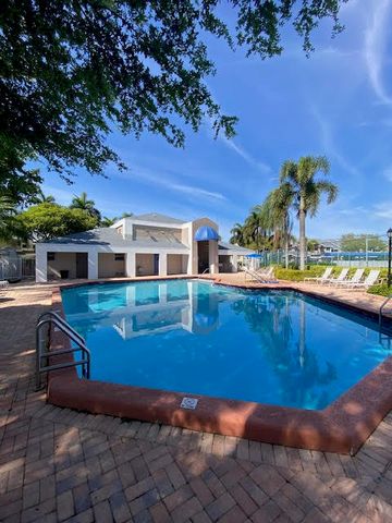 2217 W Discovery Cir Circle W, Deerfield Beach, FL 33442