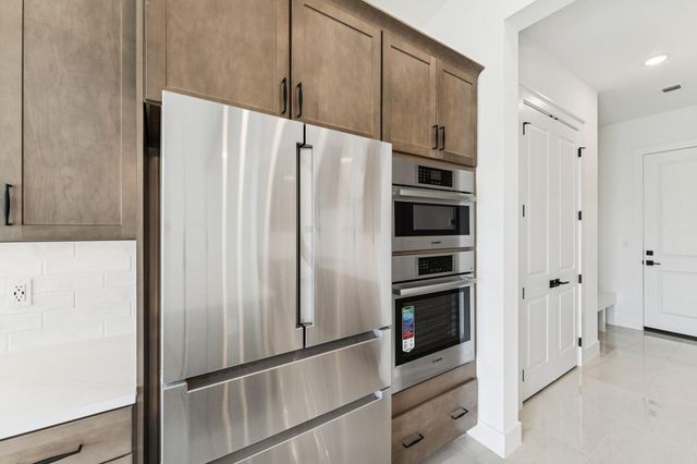 6794 SE Lost Pine Drive, Stuart, FL 34997