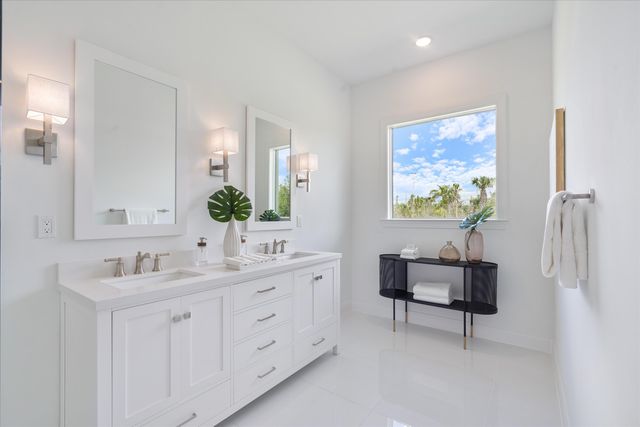 6794 SE Lost Pine Drive, Stuart, FL 34997