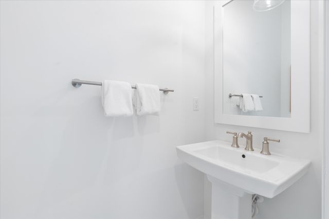 6794 SE Lost Pine Drive, Stuart, FL 34997