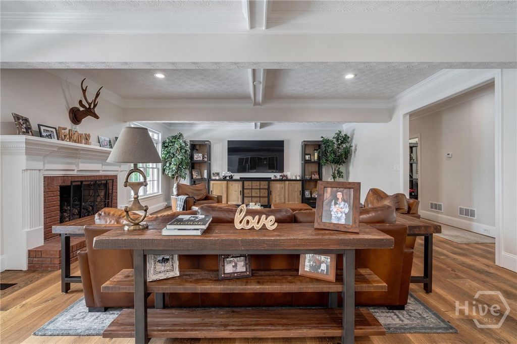 Image 12 of property listing at 2391 Rabbit Farm Circle, Loganville, GA 30052