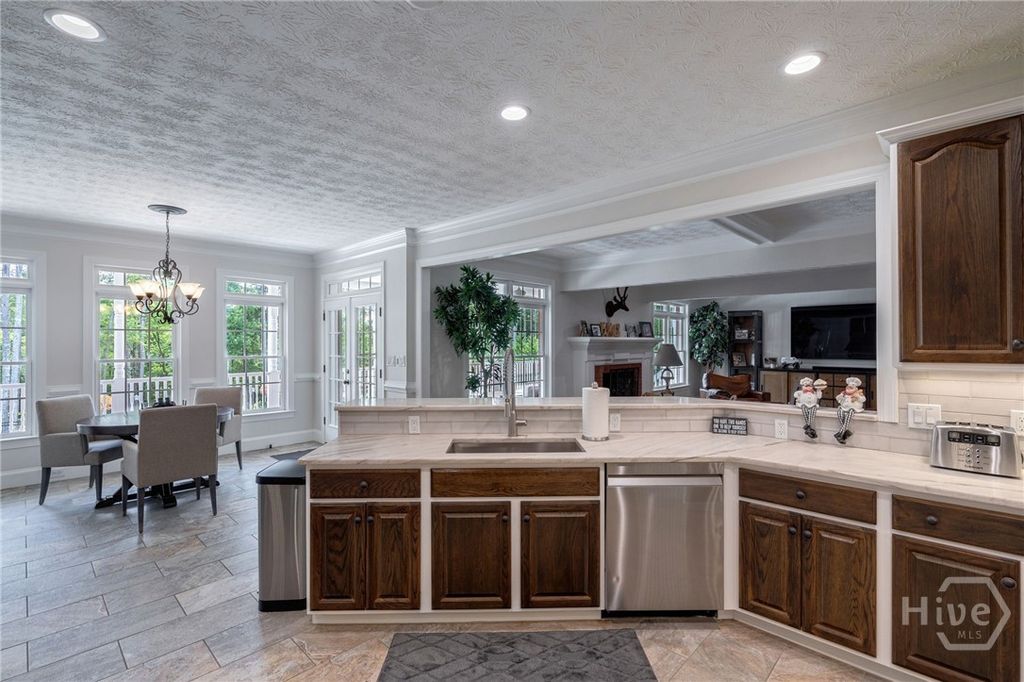 Image 15 of property listing at 2391 Rabbit Farm Circle, Loganville, GA 30052