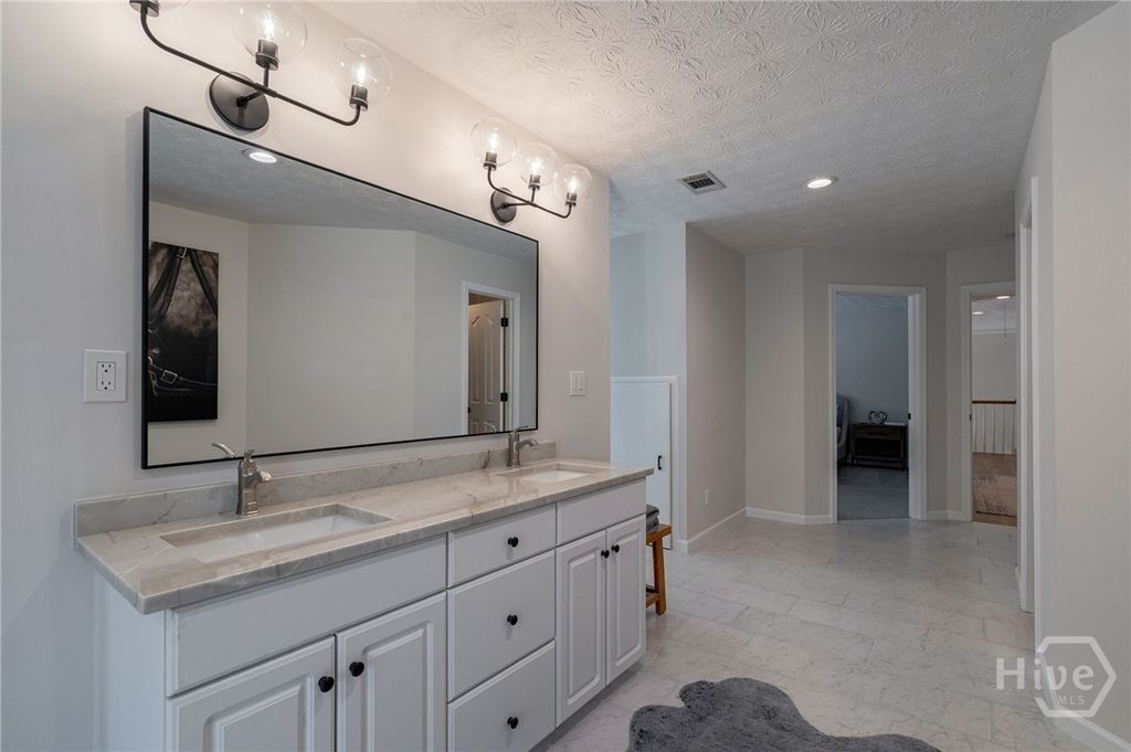 Image 44 of property listing at 2391 Rabbit Farm Circle, Loganville, GA 30052