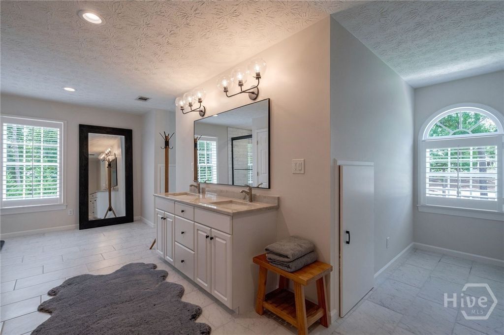 Image 47 of property listing at 2391 Rabbit Farm Circle, Loganville, GA 30052