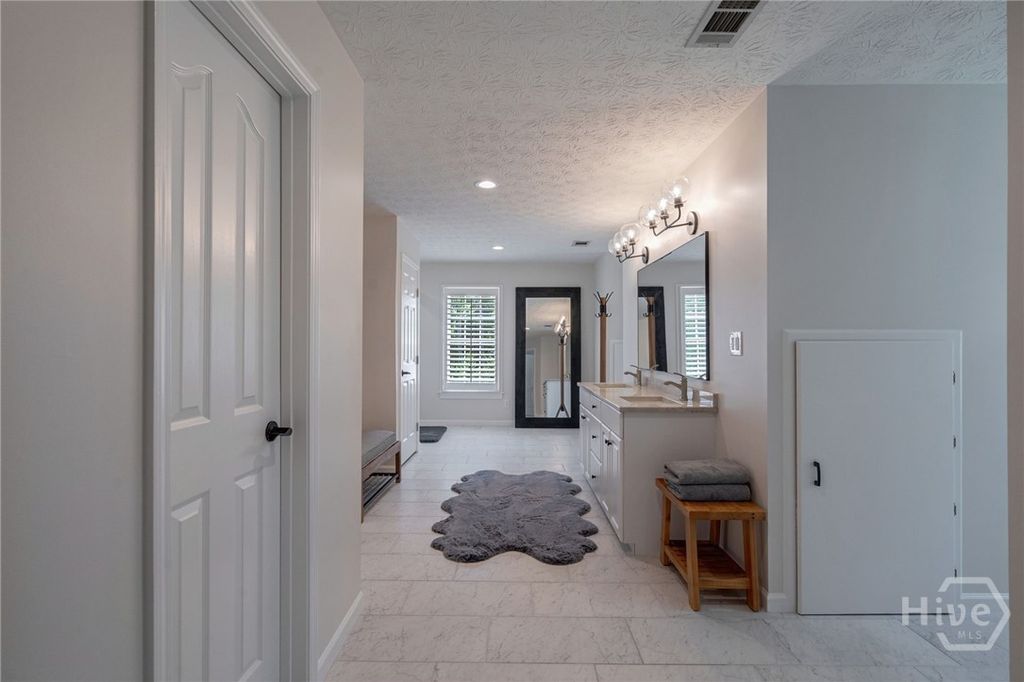 Image 48 of property listing at 2391 Rabbit Farm Circle, Loganville, GA 30052