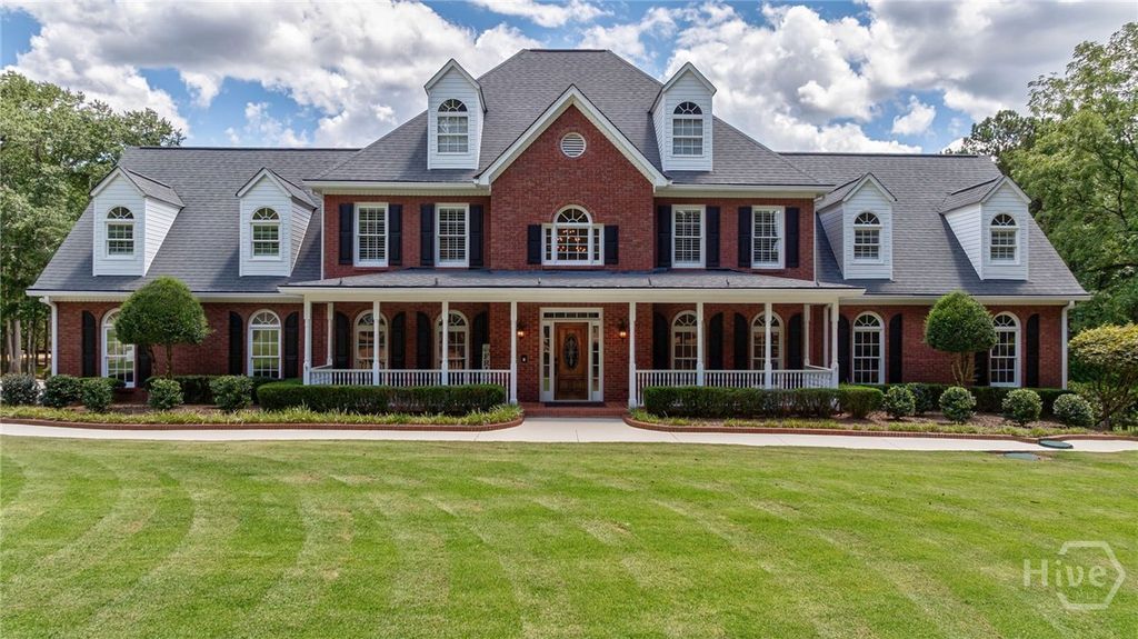 Image 5 of property listing at 2391 Rabbit Farm Circle, Loganville, GA 30052