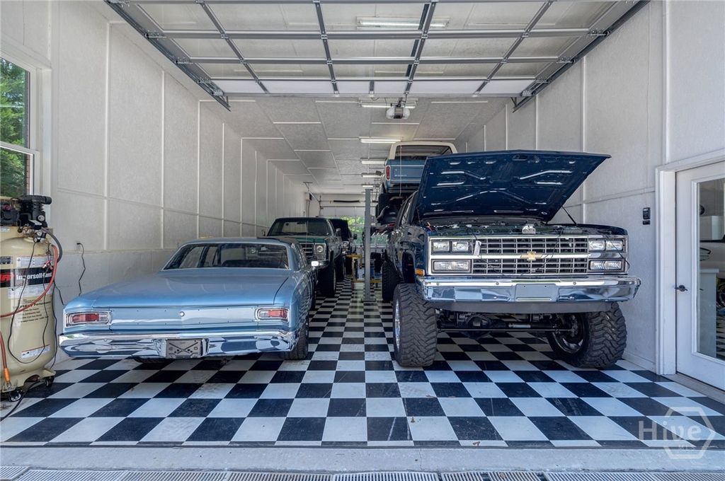 Image 60 of property listing at 2391 Rabbit Farm Circle, Loganville, GA 30052