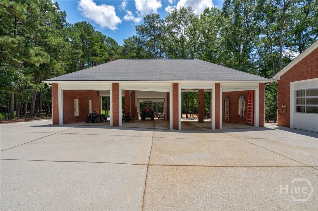 Image 69 of property listing at 2391 Rabbit Farm Circle, Loganville, GA 30052
