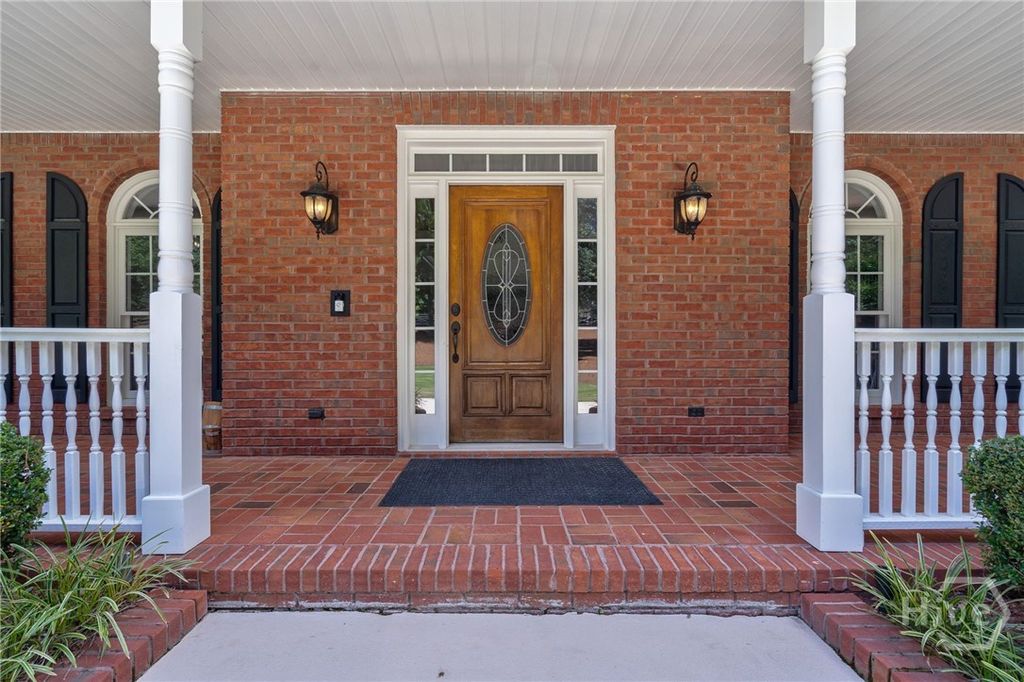 Image 7 of property listing at 2391 Rabbit Farm Circle, Loganville, GA 30052