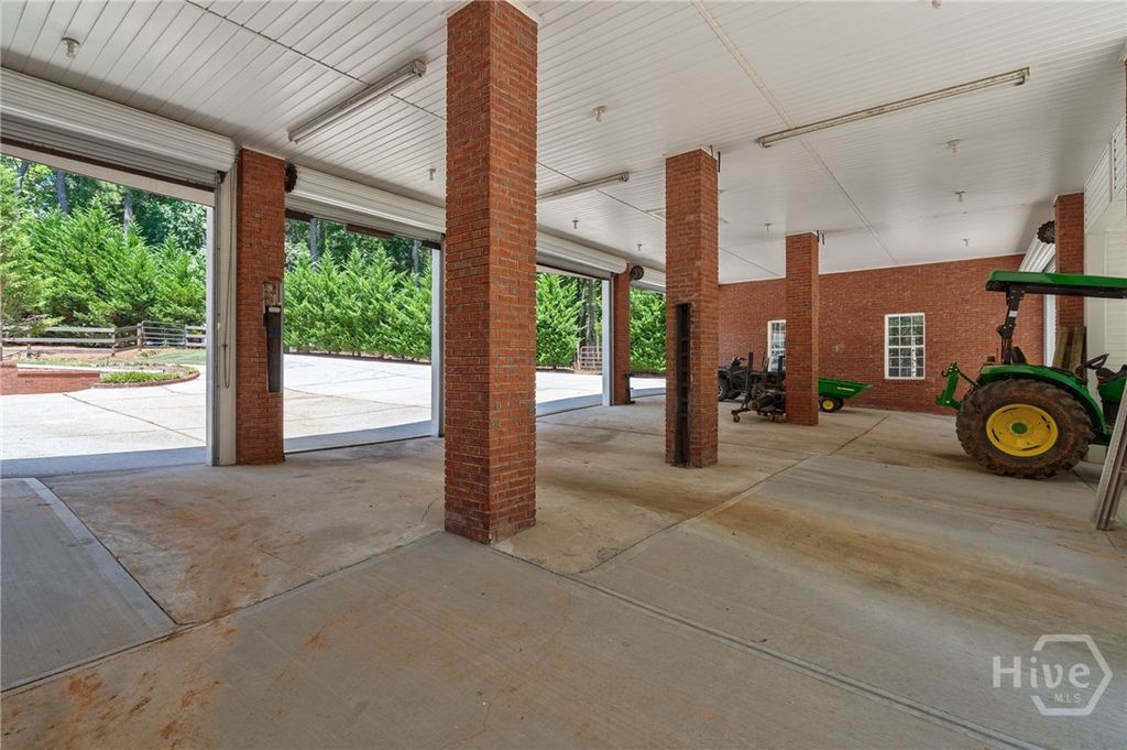 Image 70 of property listing at 2391 Rabbit Farm Circle, Loganville, GA 30052