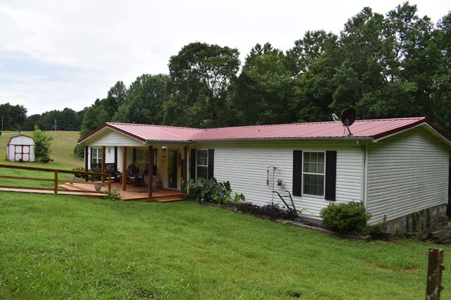 1423 Pack Rd, White Bluff, TN 37187