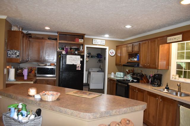 1423 Pack Rd, White Bluff, TN 37187