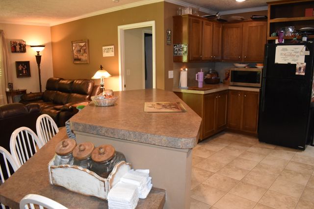 1423 Pack Rd, White Bluff, TN 37187