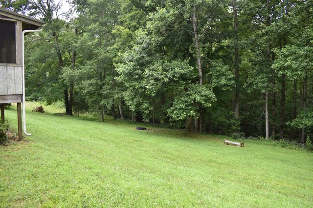 1423 Pack Rd, White Bluff, TN 37187