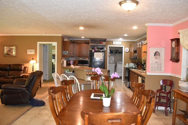 1423 Pack Rd, White Bluff, TN 37187