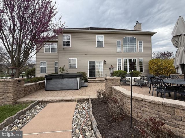 3001 S HILLTOP CT, Collegeville, PA 19426
