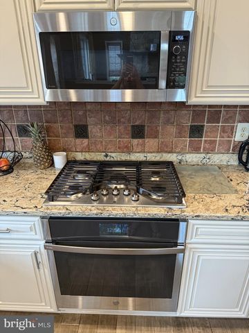 3001 S HILLTOP CT, Collegeville, PA 19426
