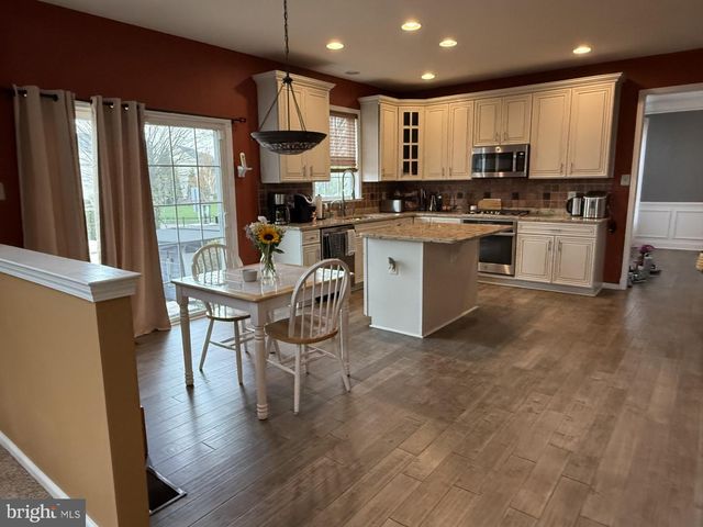 3001 S HILLTOP CT, Collegeville, PA 19426