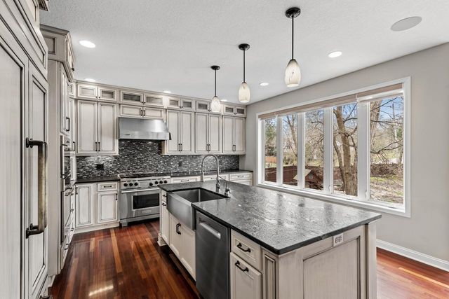 4251 Manor Court Road, Minnetonka, MN 55345