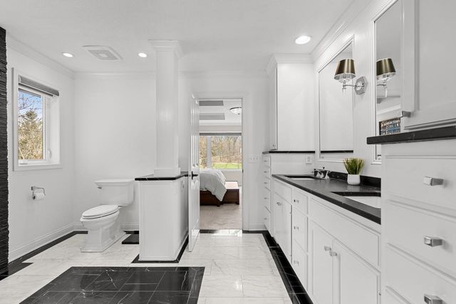 4251 Manor Court Road, Minnetonka, MN 55345