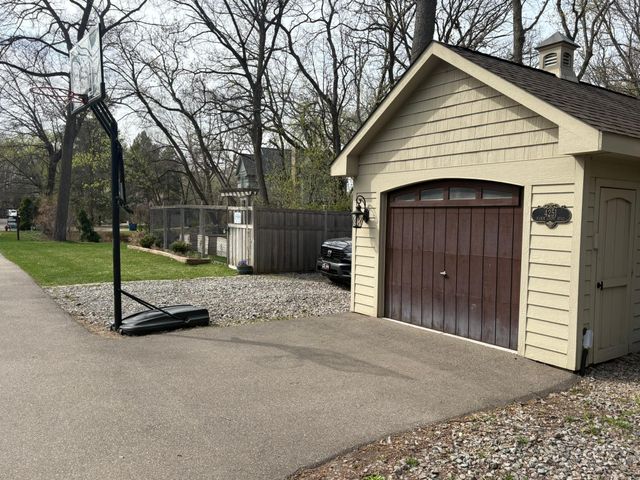 4251 Manor Court Road, Minnetonka, MN 55345