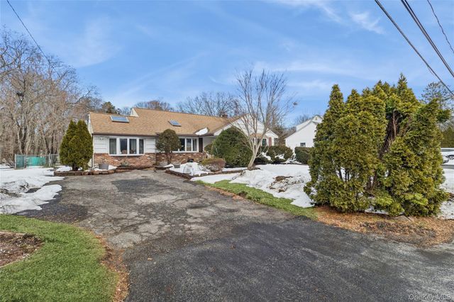 15 Walnut Street, Centereach, NY 11720