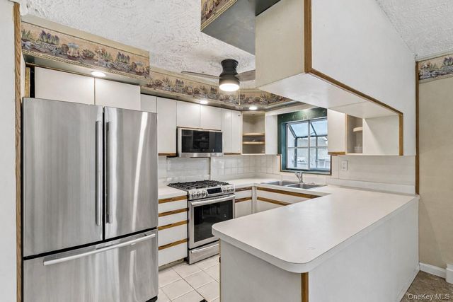 15 Walnut Street, Centereach, NY 11720