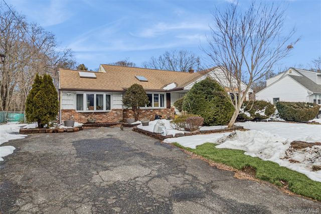 15 Walnut Street, Centereach, NY 11720