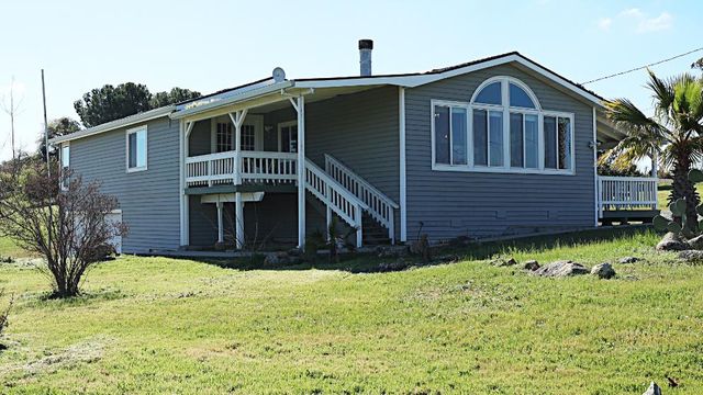 9570 Banderilla Dr, La Grange, CA 95329