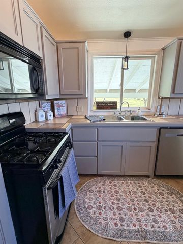 9570 Banderilla Dr, La Grange, CA 95329