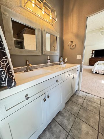 9570 Banderilla Dr, La Grange, CA 95329