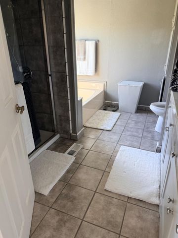 9570 Banderilla Dr, La Grange, CA 95329