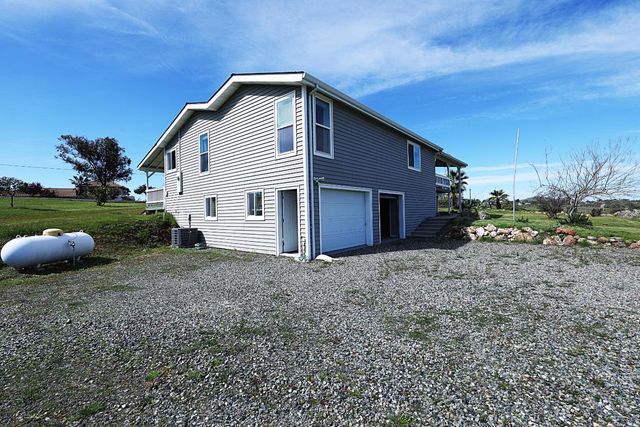 9570 Banderilla Dr, La Grange, CA 95329