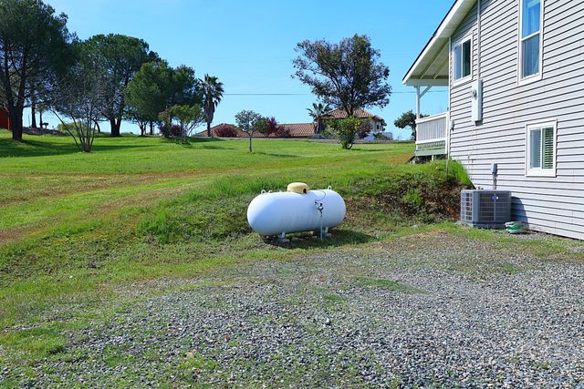 9570 Banderilla Dr, La Grange, CA 95329