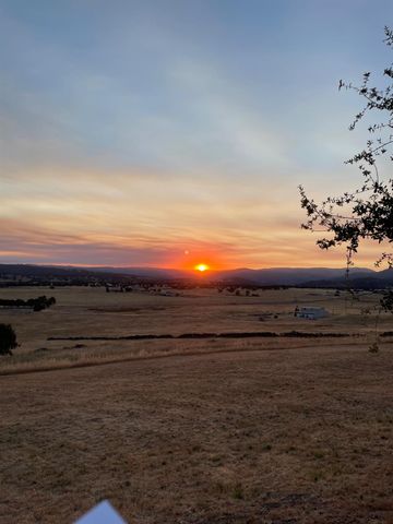 9570 Banderilla Dr, La Grange, CA 95329