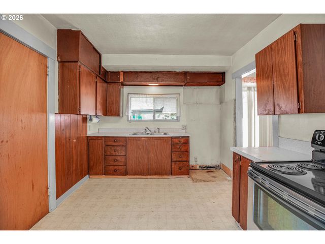 3915 N Montana Ave, Portland, OR 97227